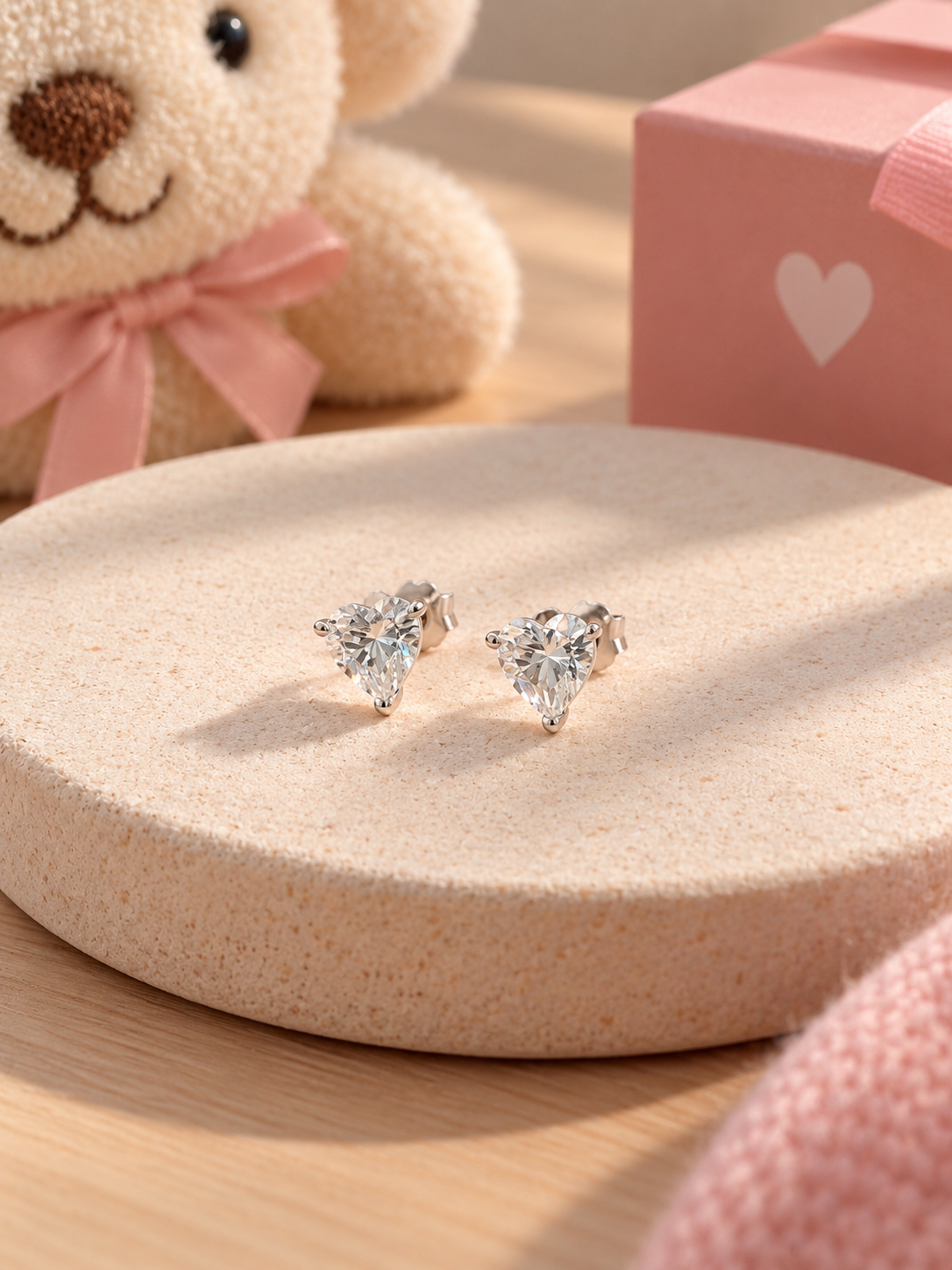 Herz Ohrstecker mit weissem Zirkonia  925 Sterling Silber