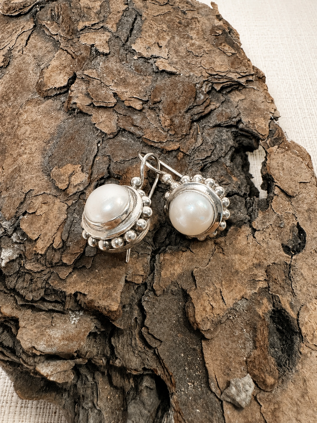 Ohrhänger mit weisser Perle aus 925 Sterling Silber